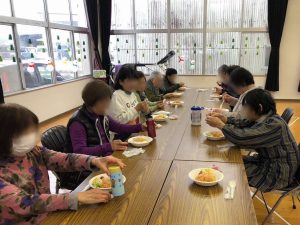 もみの木食堂 地域の皆さんのつながり作りや孤食の予防に、もみの木で収穫した野菜を使った食事会を開いています。(不定期)