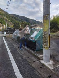 津島　なんかないかな津島ゴミ出し支援 日々のちょっとした困りごとをボランティア活動でお助けする取り組みです。お願いのしやすさとボランティア活動の継続性を高める観点から、実費をいただく「有償ボランティアサービス」です。