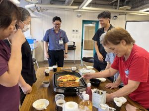 地域の方から寄せられた声をもとに防災食アレンジに挑戦！ 「防災食を使って防災意識を高めたい」という声から防災食アレンジを企画しました。被災時に栄養面の強化と美味しいもので気持ちが少しでも晴れやかになりますように…